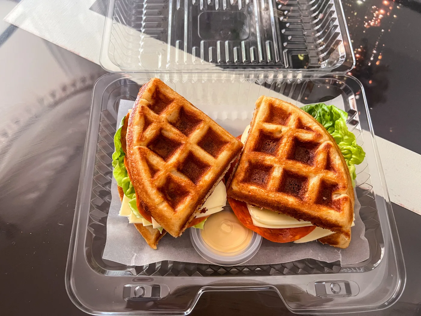 Waffle sándwich Happi recién preparado
